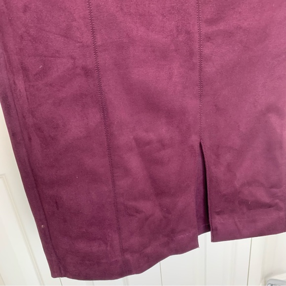 ANN TAYLOR Plum Wine Faux Suede Belted Pencil Skirt - Picture 5 of 8
